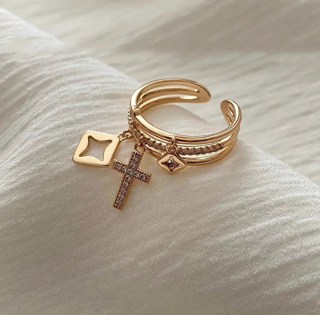18k Cross Ring
