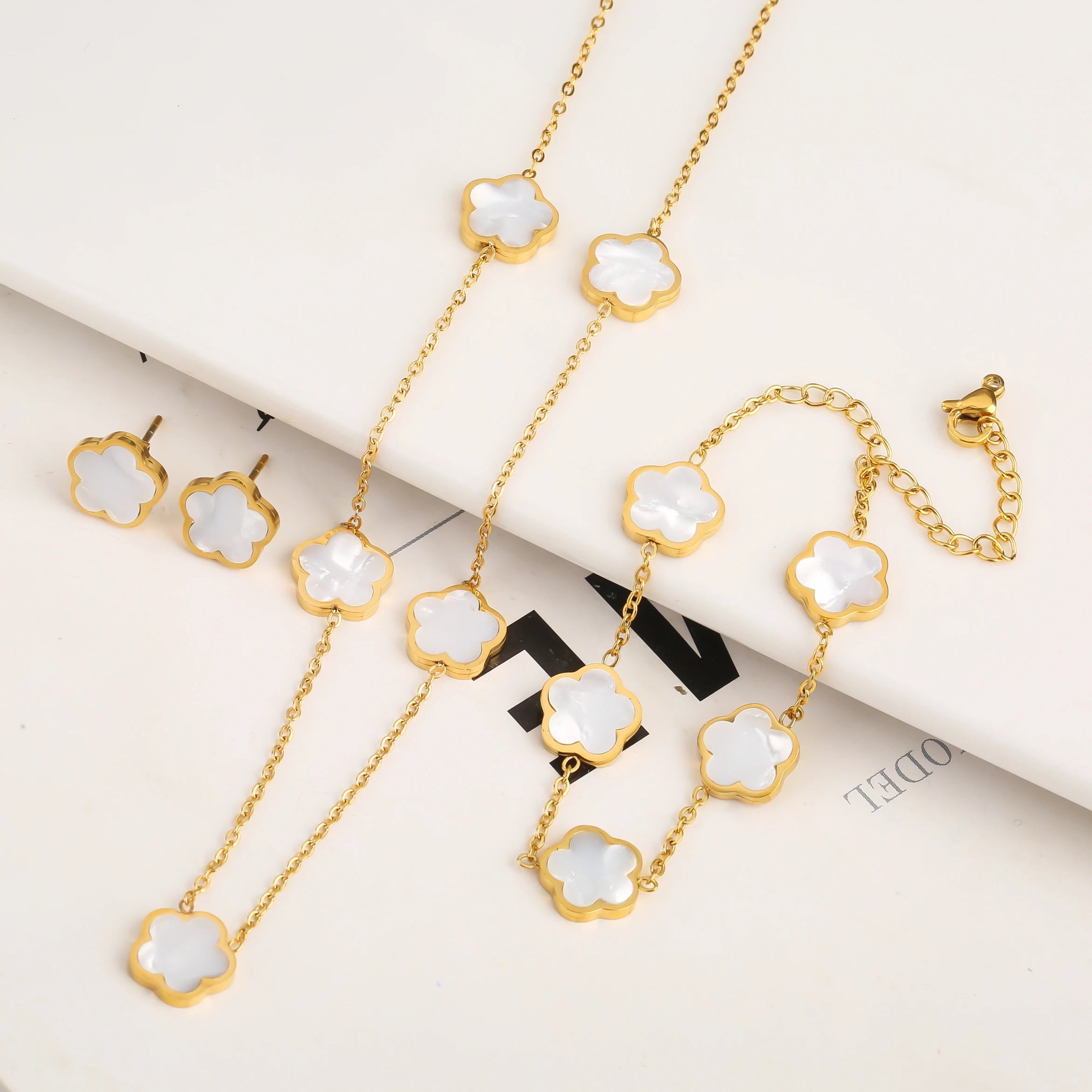 Dainty Clover Bracelet Necklace Set
